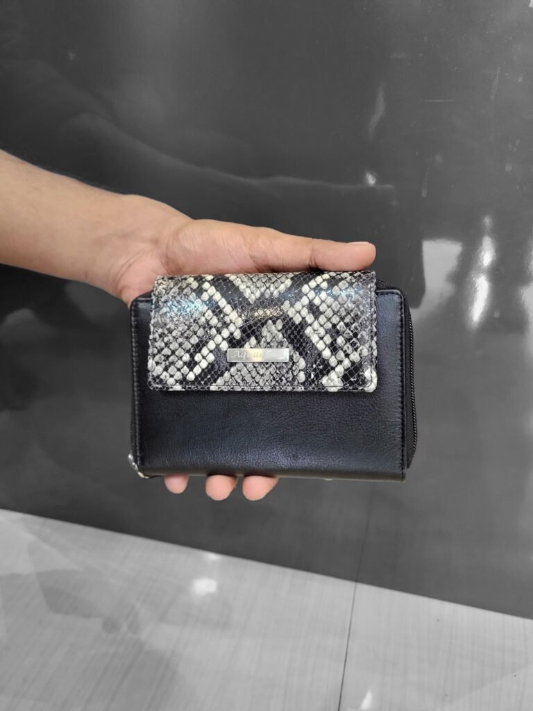 The Ultimate Buyer’s Guide: Finding the Perfect Leather Wallet
