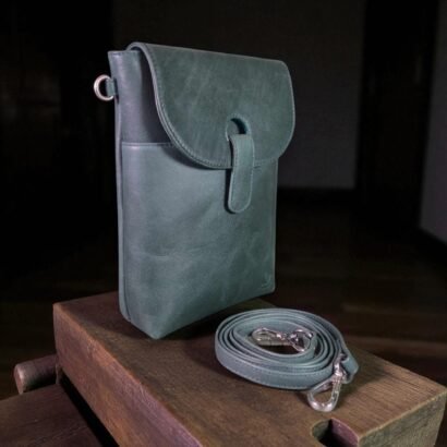 Small Leather Messenger Bag Unisex – Aquaexim Green